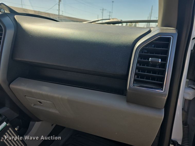 image for item DQ5187 2020 Ford F150 XLT SuperCrew pickup truck