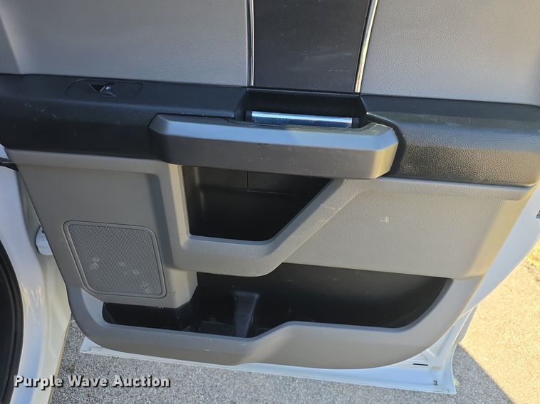 image for item DQ5187 2020 Ford F150 XLT SuperCrew pickup truck