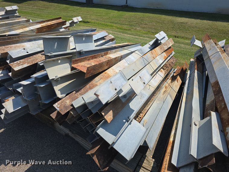 (25) guard rail posts in Topeka, KS | Item EK2023 sold | Purple Wave