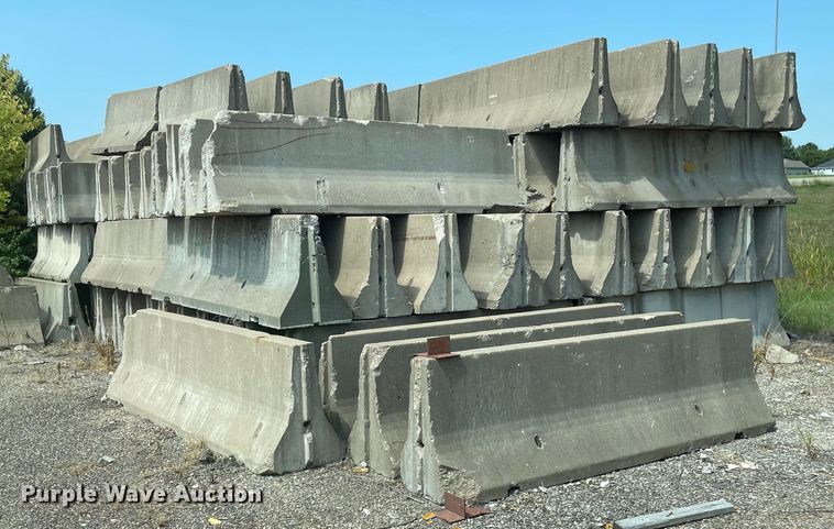 image for item EK2028  (10) concrete barriers