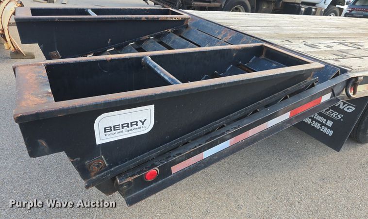 image for item EK2155 2006 Felling equipment trailer