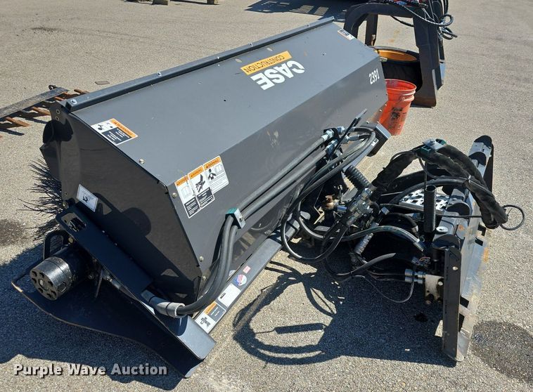 image for item EK6451 2015 Case  skid steer broom