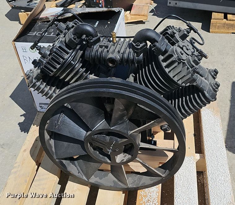 image for item EK6465 (2) air compressor engines 