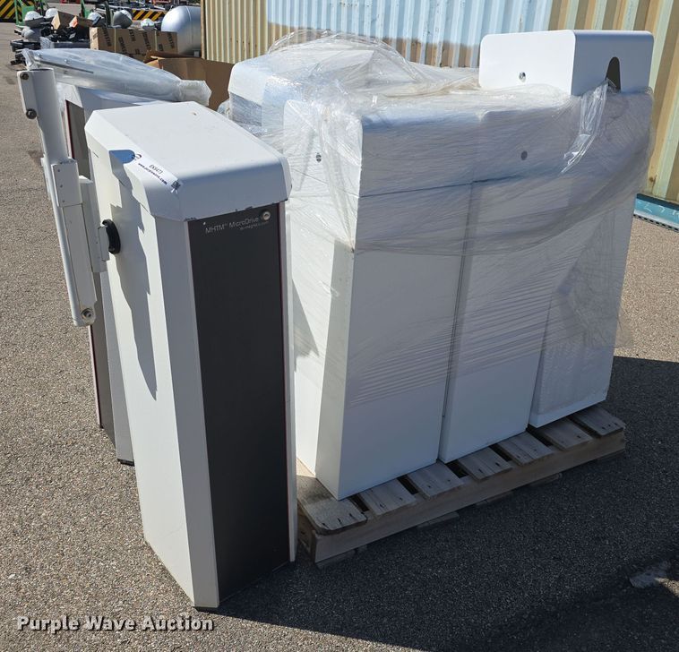 image for item EK6473 (8) Magnetic AutoControl MHTM MicroDrive magnetic parking barrier