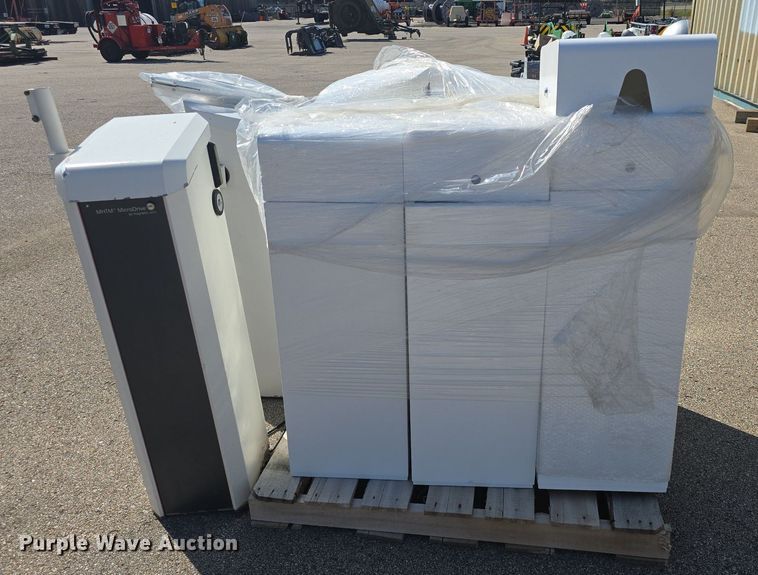 image for item EK6473 (8) Magnetic AutoControl MHTM MicroDrive magnetic parking barrier