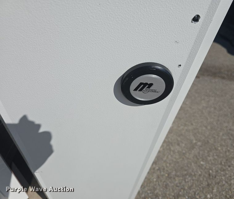 image for item EK6473 (8) Magnetic AutoControl MHTM MicroDrive magnetic parking barrier