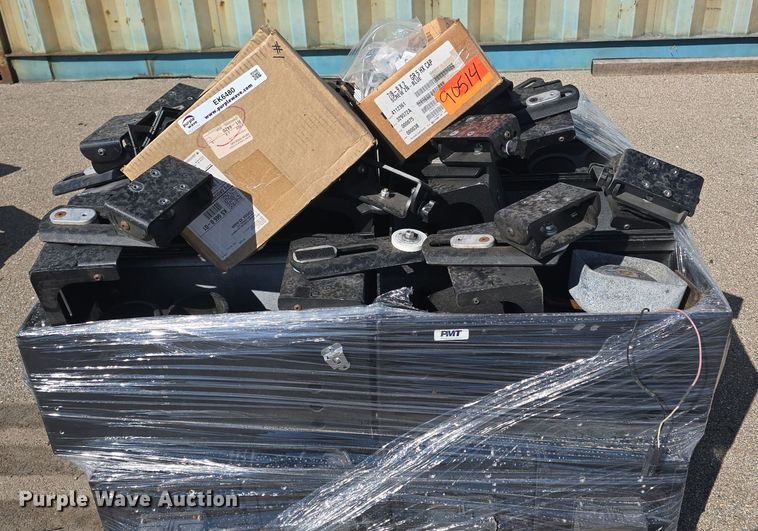 image for item EK6480 Approximately 30 automotive mounts