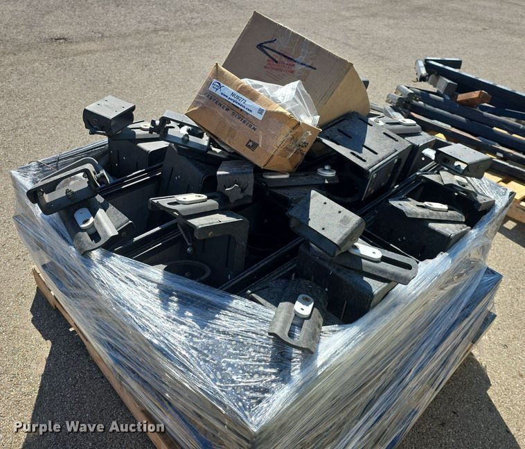 image for item EK6480 Approximately 30 automotive mounts