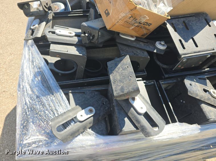 image for item EK6480 Approximately 30 automotive mounts