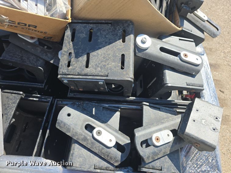 image for item EK6480 Approximately 30 automotive mounts