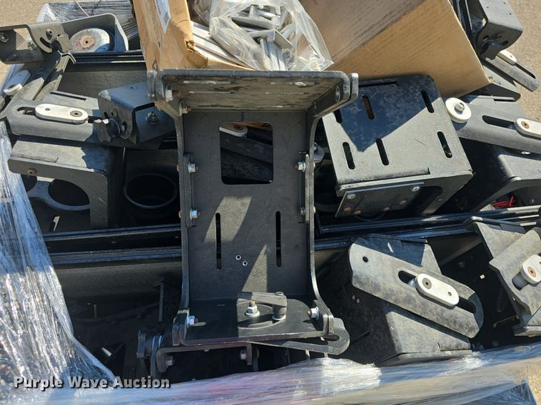 image for item EK6480 Approximately 30 automotive mounts