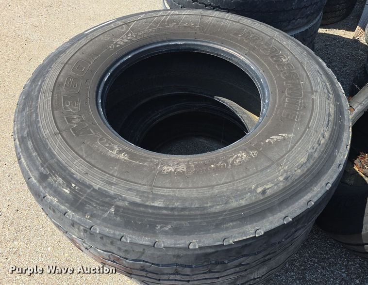 image for item EK6491 (2) Bridgestone 425/65R22.5 tires