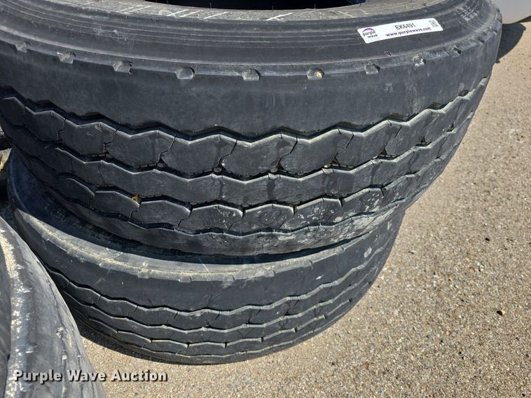 image for item EK6491 (2) Bridgestone 425/65R22.5 tires