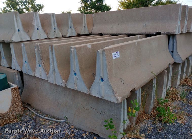 image for item ZA0499 (8) concrete barriers