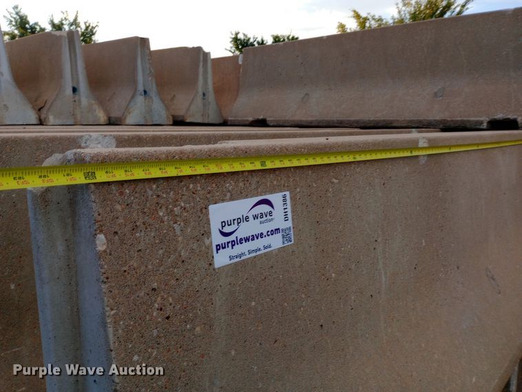 image for item ZA0506 (8) concrete barriers