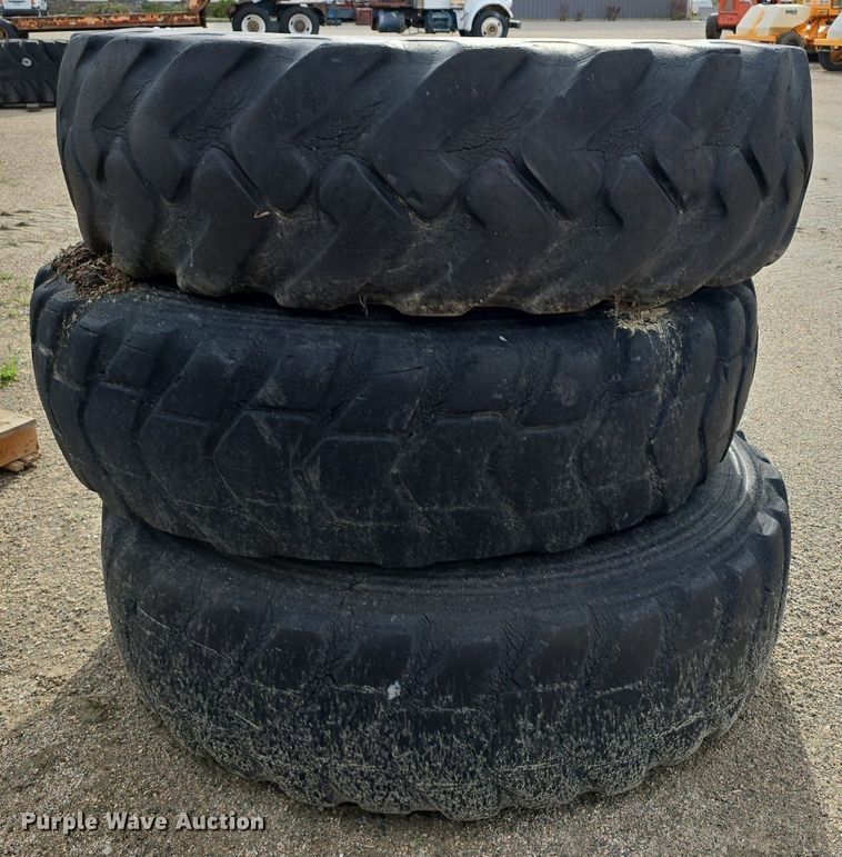 image for item DS4735 (3) Michelin 14.00R24 tires and wheels 