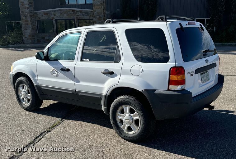 image for item EG9838 2004 Ford Escape XLT SUV