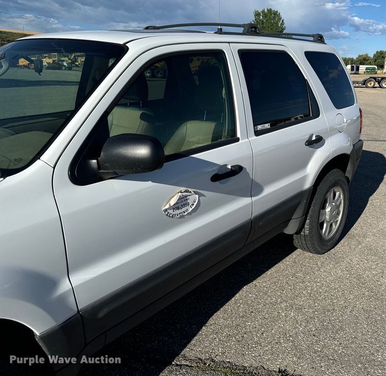 image for item EG9838 2004 Ford Escape XLT SUV