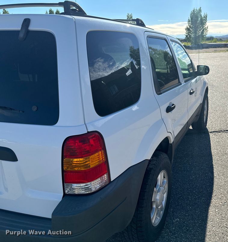 image for item EG9838 2004 Ford Escape XLT SUV