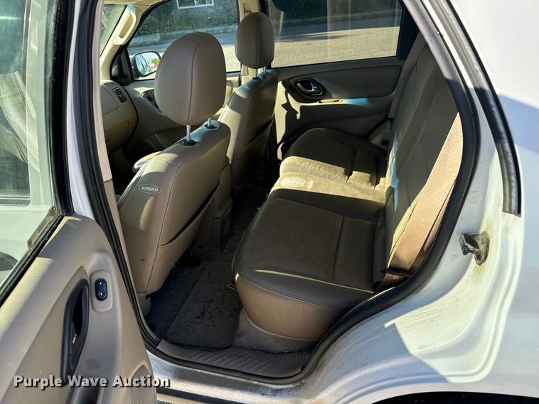 image for item EG9838 2004 Ford Escape XLT SUV