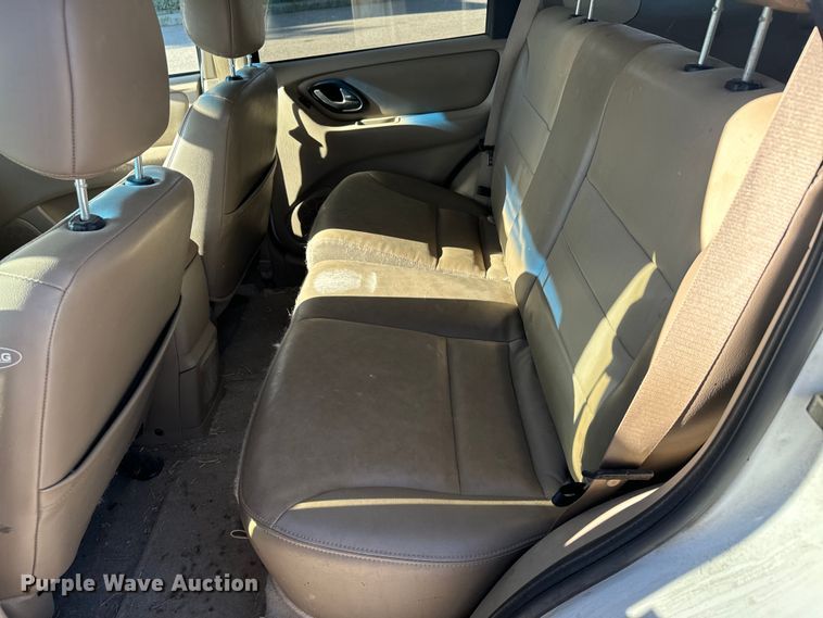 image for item EG9838 2004 Ford Escape XLT SUV