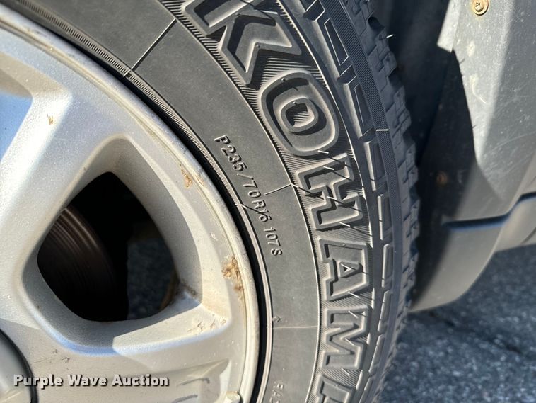 image for item EG9838 2004 Ford Escape XLT SUV