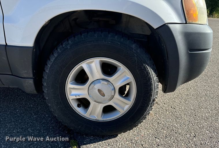 image for item EG9838 2004 Ford Escape XLT SUV