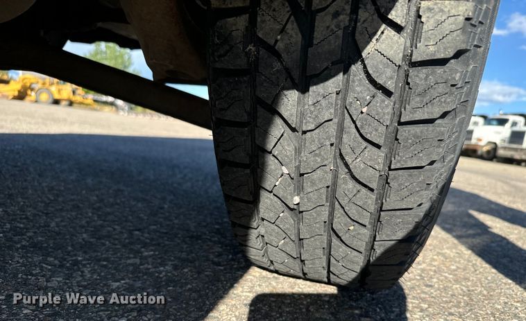 image for item EG9838 2004 Ford Escape XLT SUV