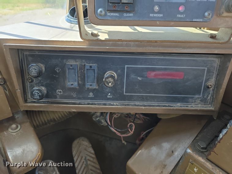 image for item EG9839 1990 Caterpillar 966F wheel loader