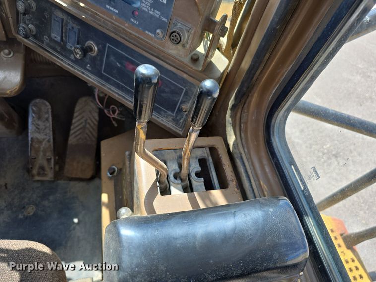 image for item EG9839 1990 Caterpillar 966F wheel loader