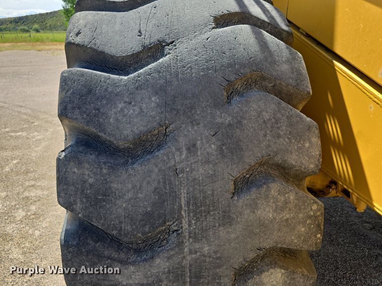 image for item EG9839 1990 Caterpillar 966F wheel loader
