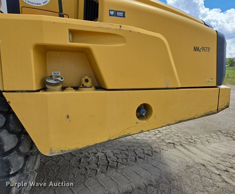 image for item EG9840 2012 Caterpillar 740B haul truck