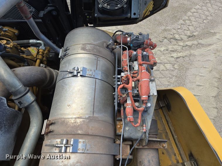 image for item EG9840 2012 Caterpillar 740B haul truck