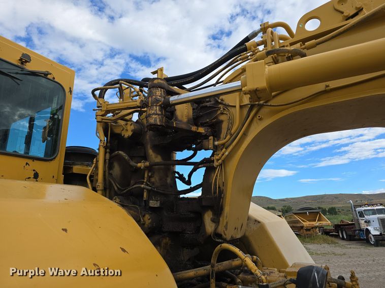 image for item EG9845 2004 Caterpillar 627G conventional scraper 