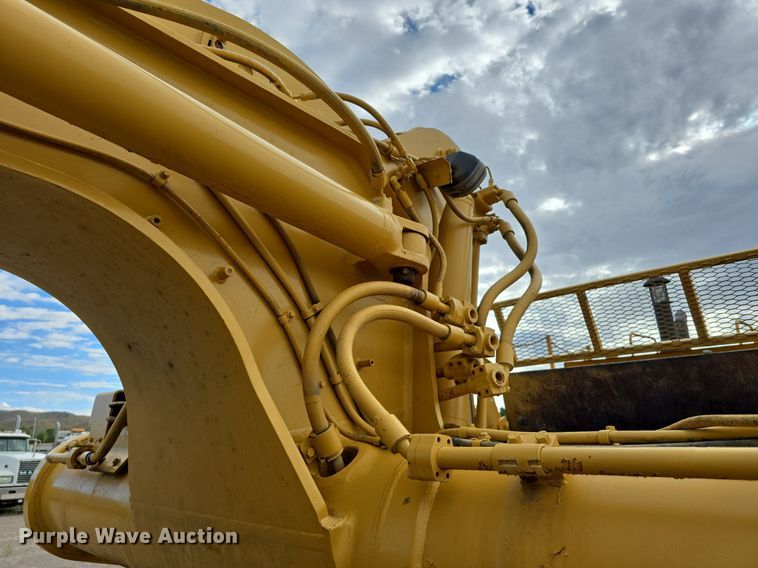 image for item EG9845 2004 Caterpillar 627G conventional scraper 