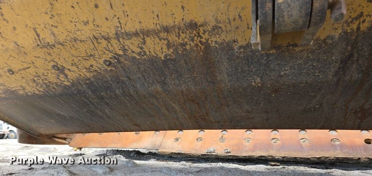 image for item EG9845 2004 Caterpillar 627G conventional scraper 