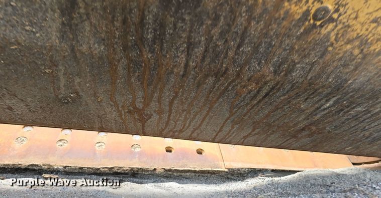 image for item EG9845 2004 Caterpillar 627G conventional scraper 