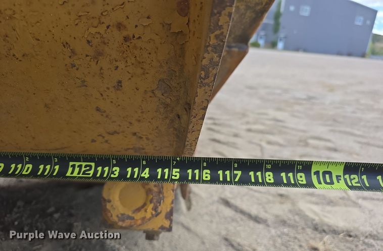 image for item EG9845 2004 Caterpillar 627G conventional scraper 