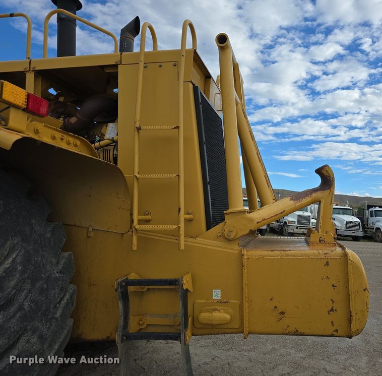 image for item EG9845 2004 Caterpillar 627G conventional scraper 