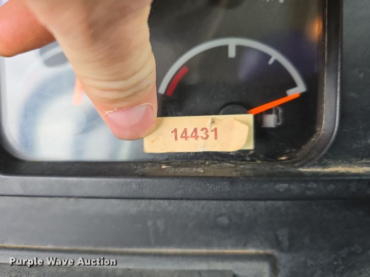 image for item EG9845 2004 Caterpillar 627G conventional scraper 