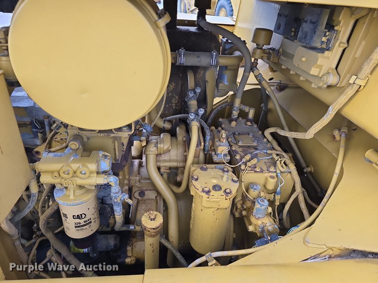 image for item EG9845 2004 Caterpillar 627G conventional scraper 