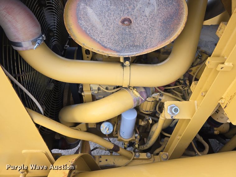 image for item EG9845 2004 Caterpillar 627G conventional scraper 