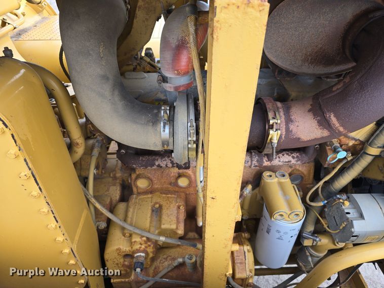 image for item EG9845 2004 Caterpillar 627G conventional scraper 