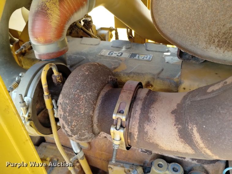 image for item EG9845 2004 Caterpillar 627G conventional scraper 