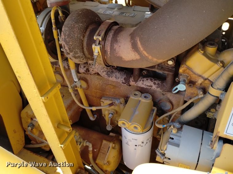 image for item EG9845 2004 Caterpillar 627G conventional scraper 