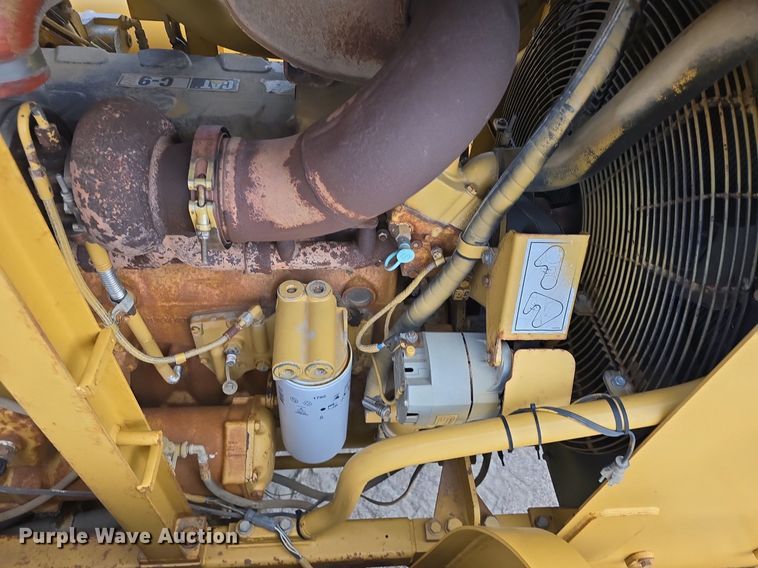 image for item EG9845 2004 Caterpillar 627G conventional scraper 