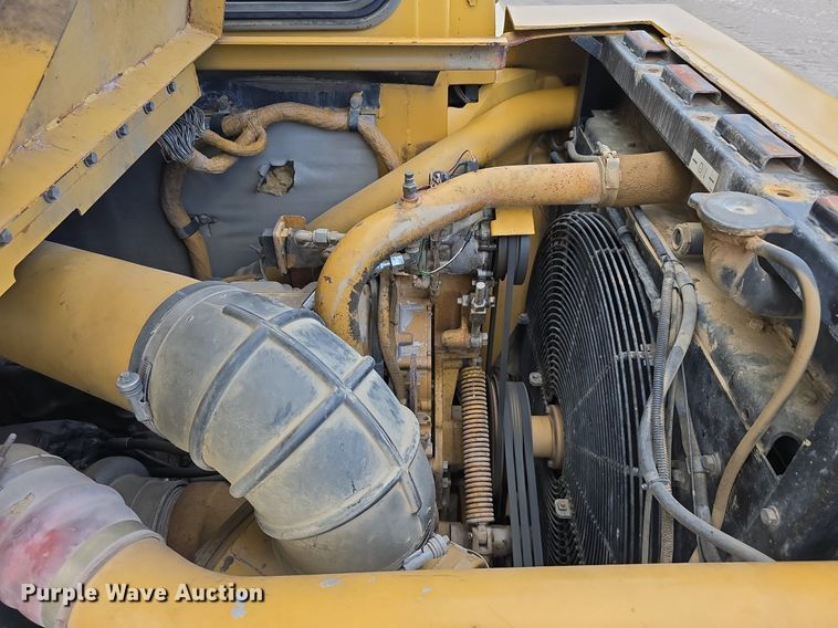 image for item EG9845 2004 Caterpillar 627G conventional scraper 