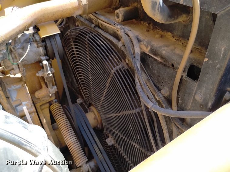 image for item EG9845 2004 Caterpillar 627G conventional scraper 