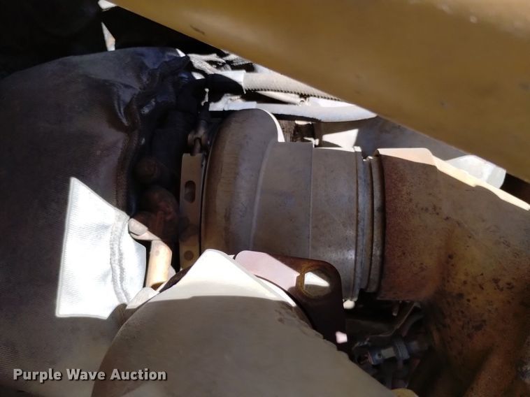 image for item EG9845 2004 Caterpillar 627G conventional scraper 