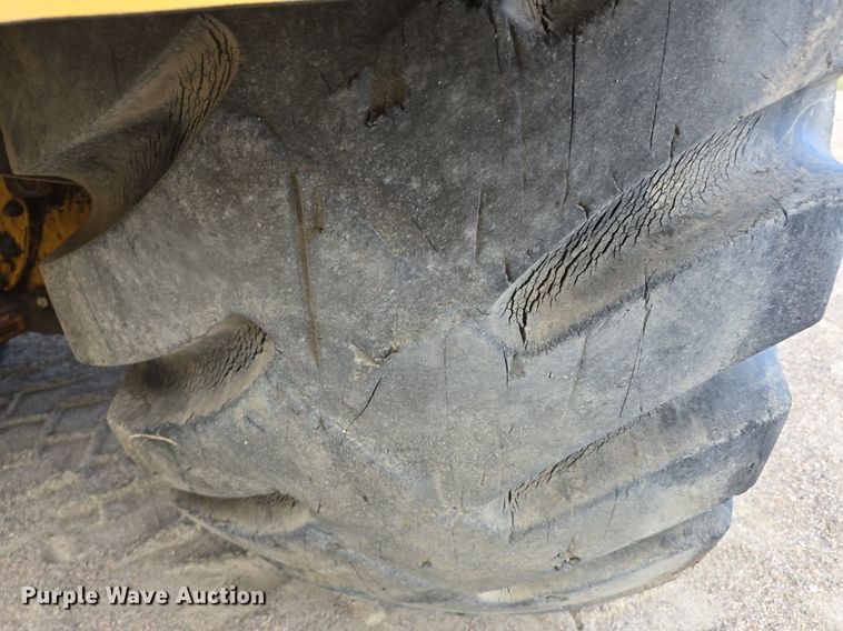 image for item EG9845 2004 Caterpillar 627G conventional scraper 